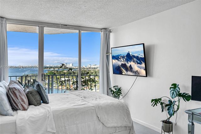 7601 E Treasure Dr 2412, North Bay Village, FL 33141