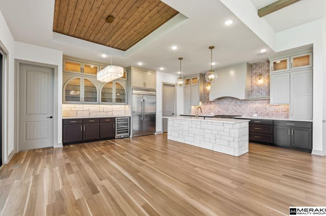 17027 S Reflection Circle, Bennington, NE 68007