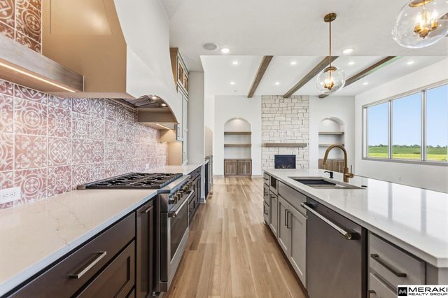 17027 S Reflection Circle, Bennington, NE 68007
