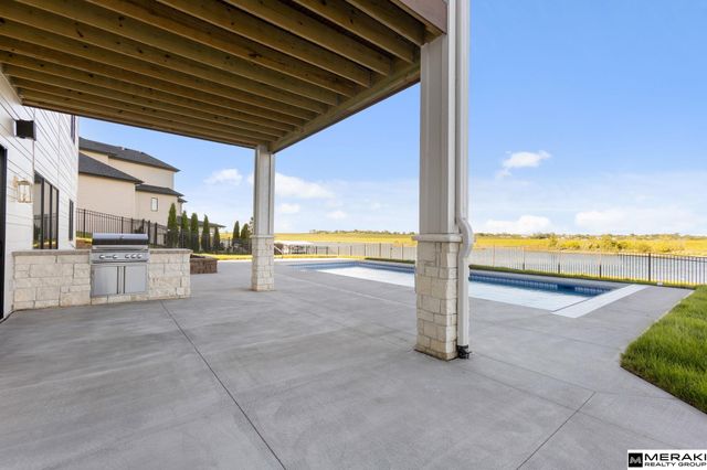17027 S Reflection Circle, Bennington, NE 68007