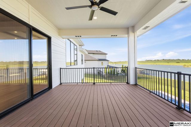 17027 S Reflection Circle, Bennington, NE 68007