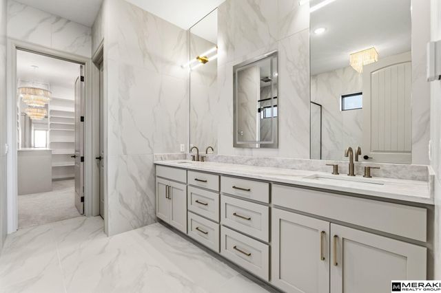 17027 S Reflection Circle, Bennington, NE 68007
