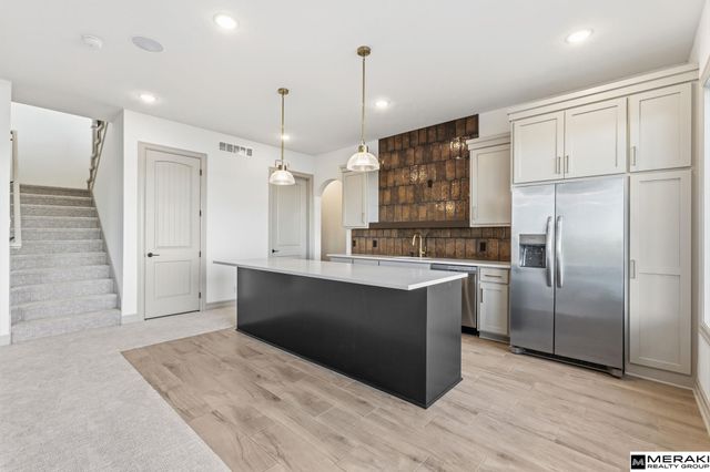 17027 S Reflection Circle, Bennington, NE 68007