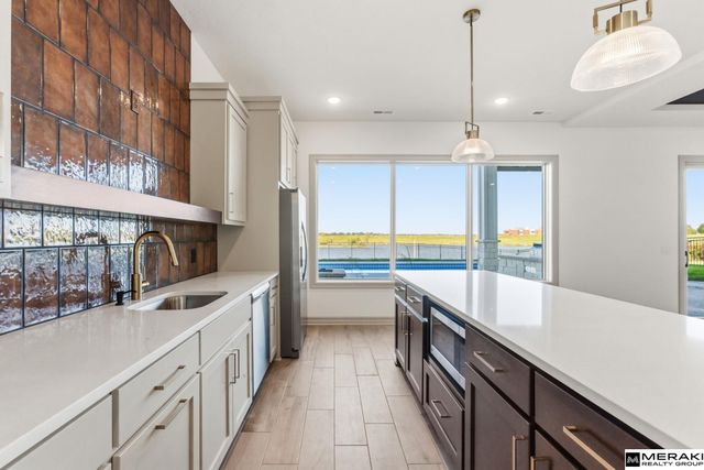 17027 S Reflection Circle, Bennington, NE 68007