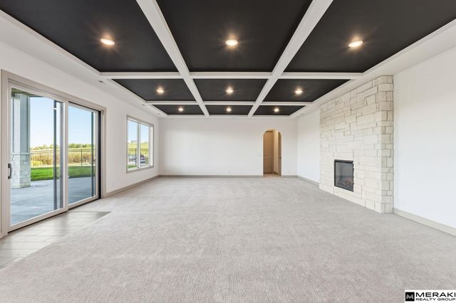17027 S Reflection Circle, Bennington, NE 68007