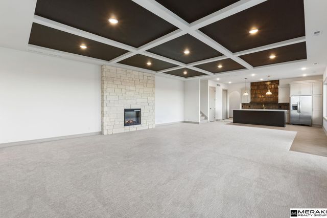 17027 S Reflection Circle, Bennington, NE 68007