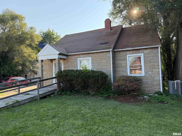 3412 N STERLING Avenue, Peoria, IL 61604
