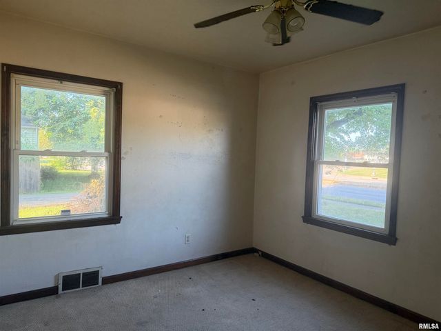 3412 N STERLING Avenue, Peoria, IL 61604