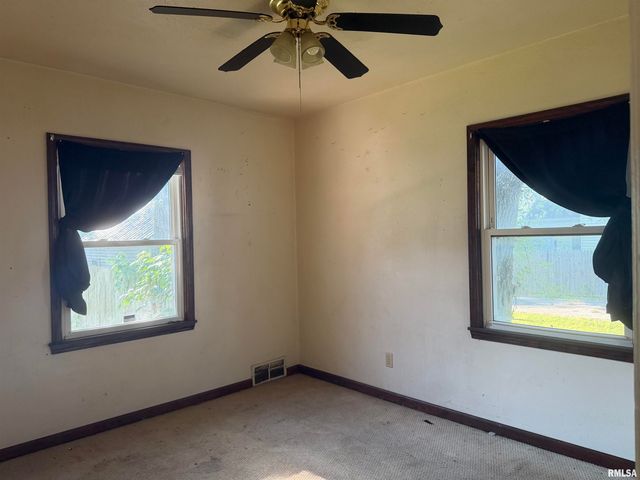3412 N STERLING Avenue, Peoria, IL 61604