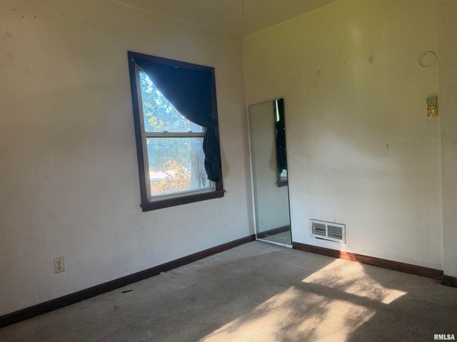 3412 N STERLING Avenue, Peoria, IL 61604