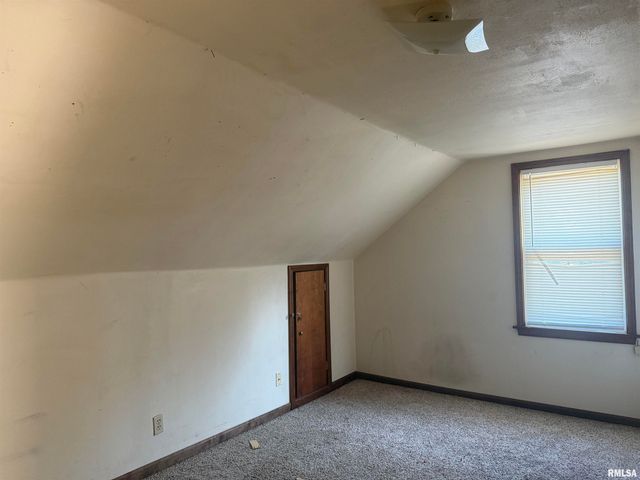 3412 N STERLING Avenue, Peoria, IL 61604