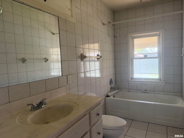 3412 N STERLING Avenue, Peoria, IL 61604
