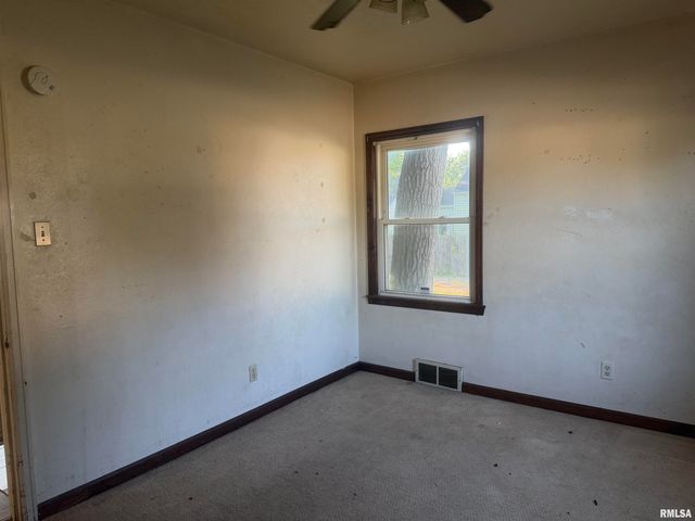 3412 N STERLING Avenue, Peoria, IL 61604