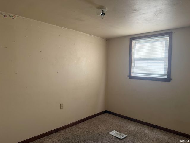 3412 N STERLING Avenue, Peoria, IL 61604