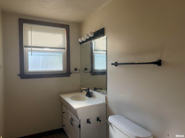 3412 N STERLING Avenue, Peoria, IL 61604