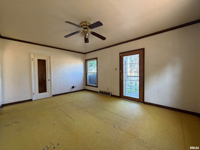 3412 N STERLING Avenue, Peoria, IL 61604