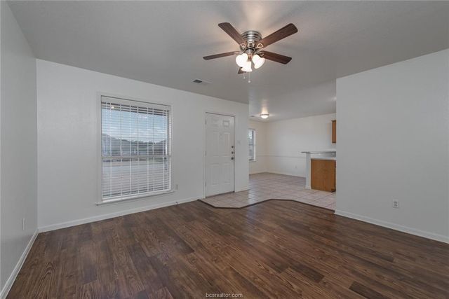 1715 Rock Hollow Loop, Bryan, TX 77807