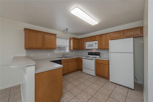 1715 Rock Hollow Loop, Bryan, TX 77807