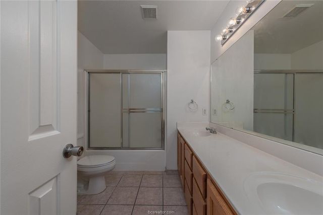 1715 Rock Hollow Loop, Bryan, TX 77807