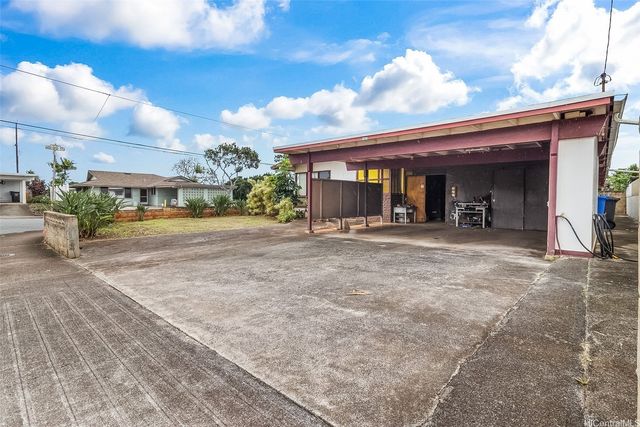 1404 Kaumoli Street, Pearl City, HI 96782
