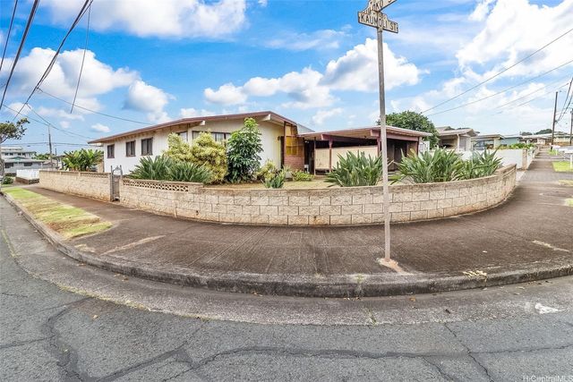 1404 Kaumoli Street, Pearl City, HI 96782