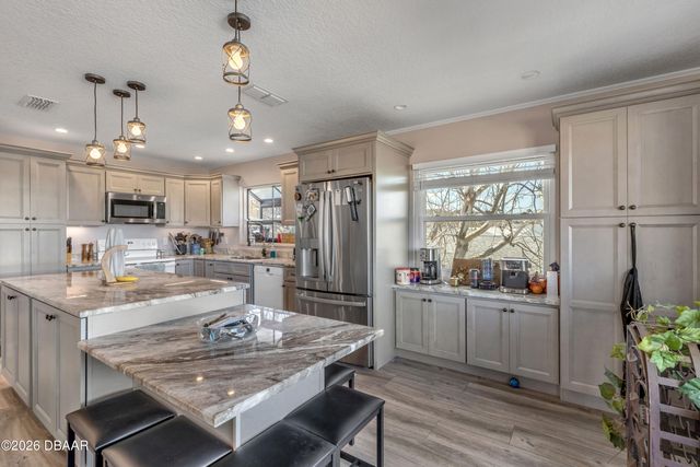 831 E 21st Avenue, New Smyrna Beach, FL 32169