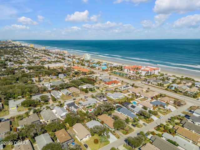 831 E 21st Avenue, New Smyrna Beach, FL 32169