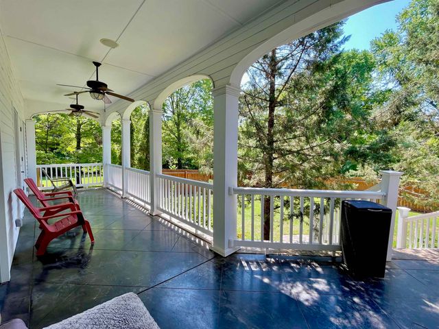 157 N Spring Street, Melbourne, AR 72556