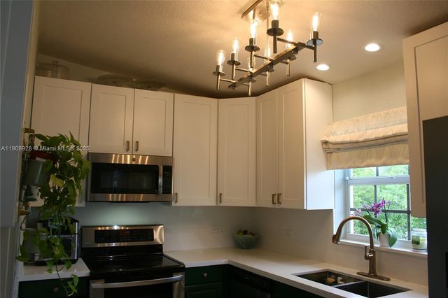 150 Peace Ave, Key Largo, FL 33037