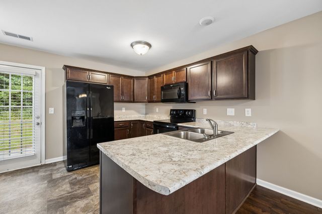375 Sam Houston Cir, Clarksville, TN 37040