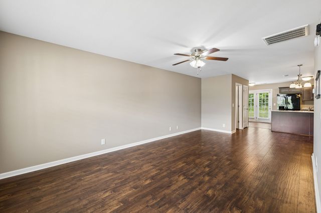 375 Sam Houston Cir, Clarksville, TN 37040