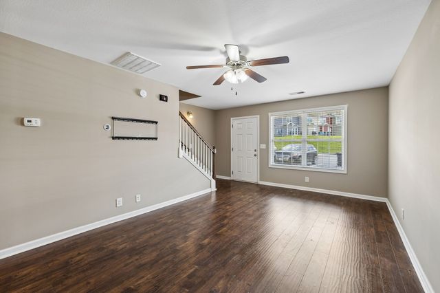 375 Sam Houston Cir, Clarksville, TN 37040