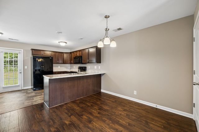 375 Sam Houston Cir, Clarksville, TN 37040