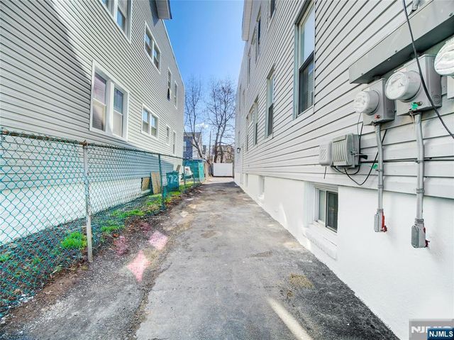 186 Isabella Avenue, Irvington, NJ 07111
