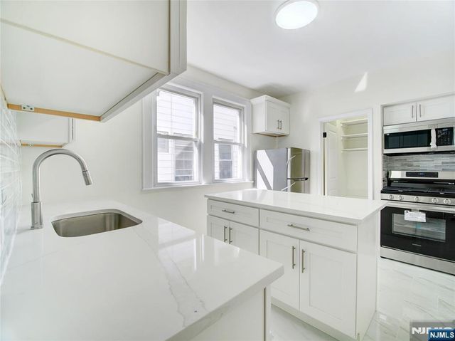 186 Isabella Avenue, Irvington, NJ 07111
