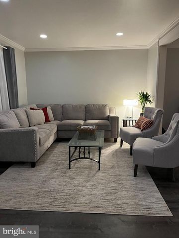 10320 COLLINGHAM DR, Fairfax, VA 22032