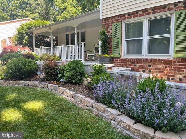 10320 COLLINGHAM DR, Fairfax, VA 22032