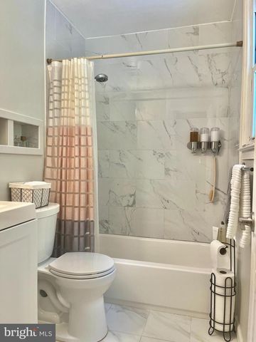 10320 COLLINGHAM DR, Fairfax, VA 22032