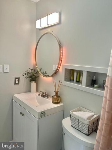 10320 COLLINGHAM DR, Fairfax, VA 22032