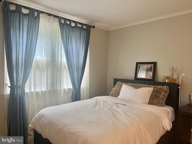 10320 COLLINGHAM DR, Fairfax, VA 22032