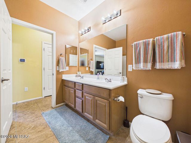 10484 S Cutting Horse Drive, Vail, AZ 85641