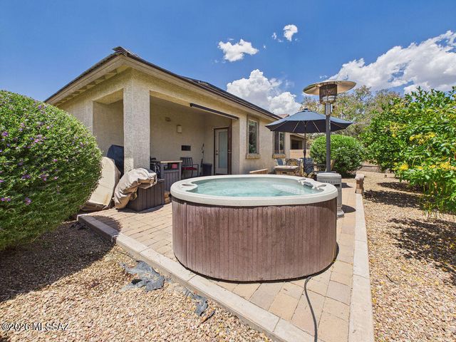 10484 S Cutting Horse Drive, Vail, AZ 85641