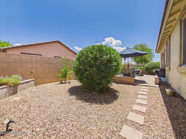 10484 S Cutting Horse Drive, Vail, AZ 85641