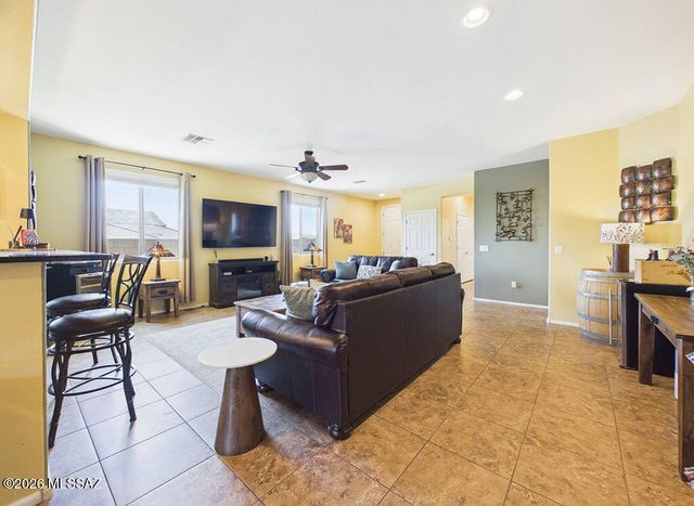 10484 S Cutting Horse Drive, Vail, AZ 85641