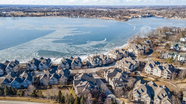 360 Promontory Lane D, Wauconda, IL 60084