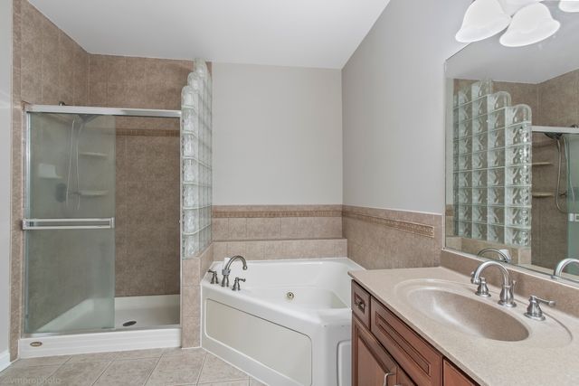 360 Promontory Lane D, Wauconda, IL 60084