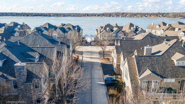 360 Promontory Lane D, Wauconda, IL 60084