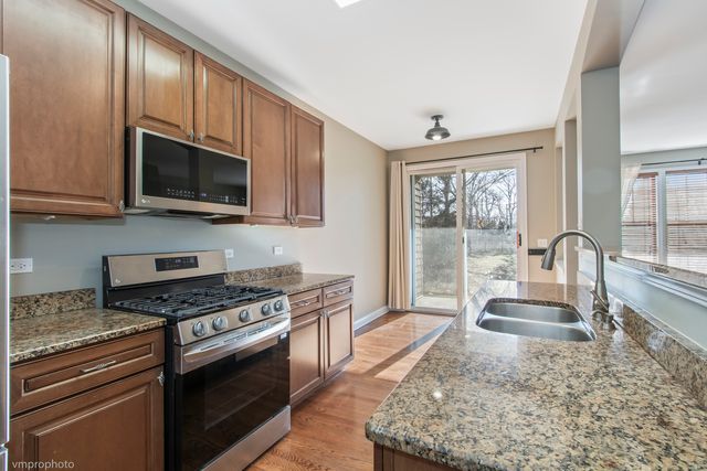 360 Promontory Lane D, Wauconda, IL 60084