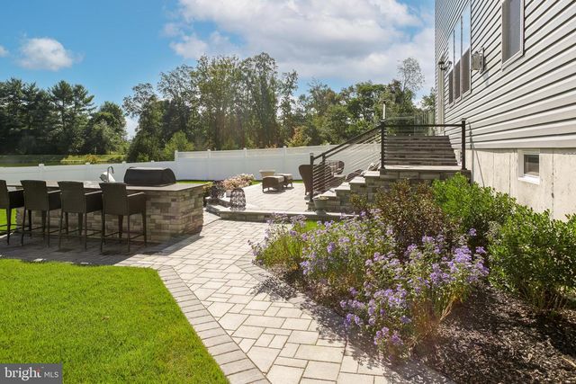 79 WESTMONT DR, Medford, NJ 08055