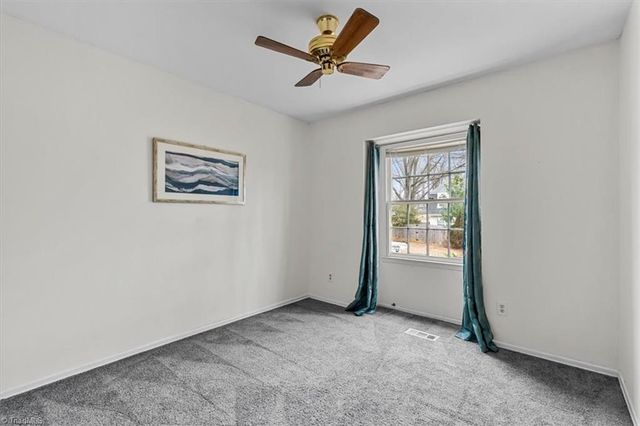 3313-B Regents Park Lane, Greensboro, NC 27455